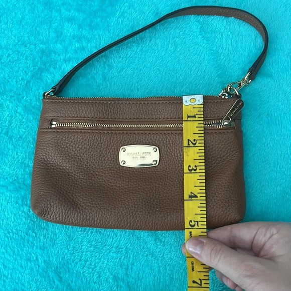 Michael Kors small handbag. Great for cocktail party - Picture 8 of 8